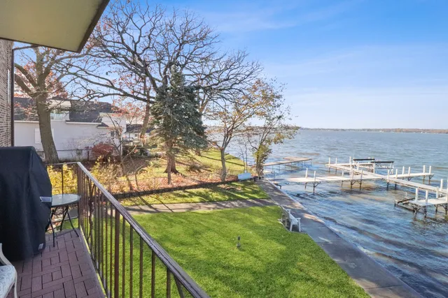 $1,750 | 22 North Pistakee Lake Road, Unit 2A, Fox Lake, IL 60020