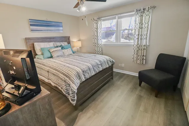 $1,750 | 22 North Pistakee Lake Road, Unit 2A, Fox Lake, IL 60020