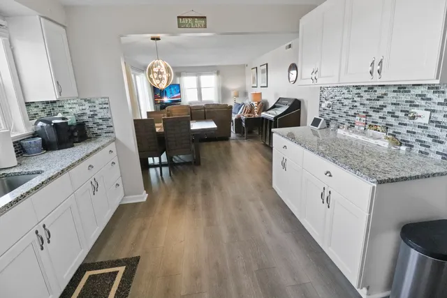 $1,750 | 22 North Pistakee Lake Road, Unit 2A, Fox Lake, IL 60020