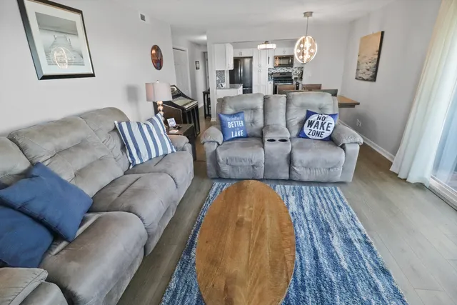 $1,750 | 22 North Pistakee Lake Road, Unit 2A, Fox Lake, IL 60020