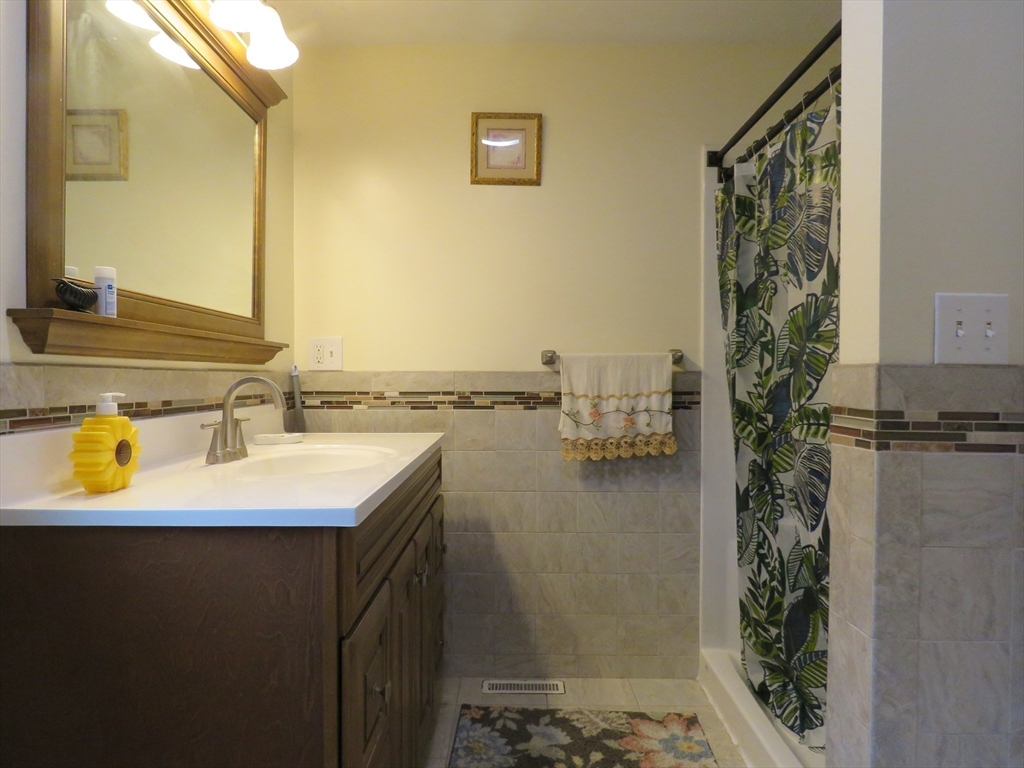 52 Ward Street Raynham, MA 02767 - Photo 17 of 34