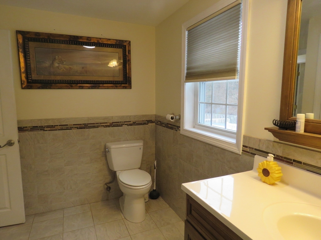 52 Ward Street Raynham, MA 02767 - Photo 18 of 34