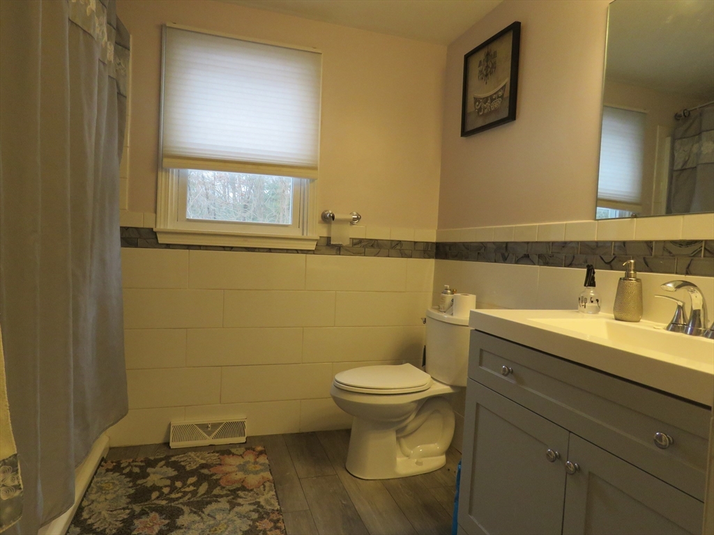 52 Ward Street Raynham, MA 02767 - Photo 19 of 34