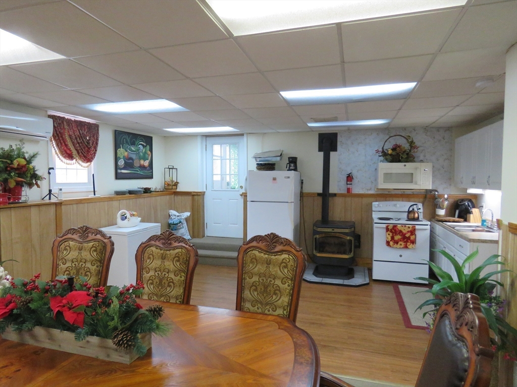 52 Ward Street Raynham, MA 02767 - Photo 22 of 34