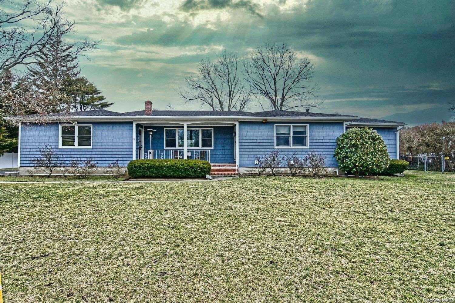 11 Suellen Road Islip, NY 11751 - Photo 1 of 1 front of house