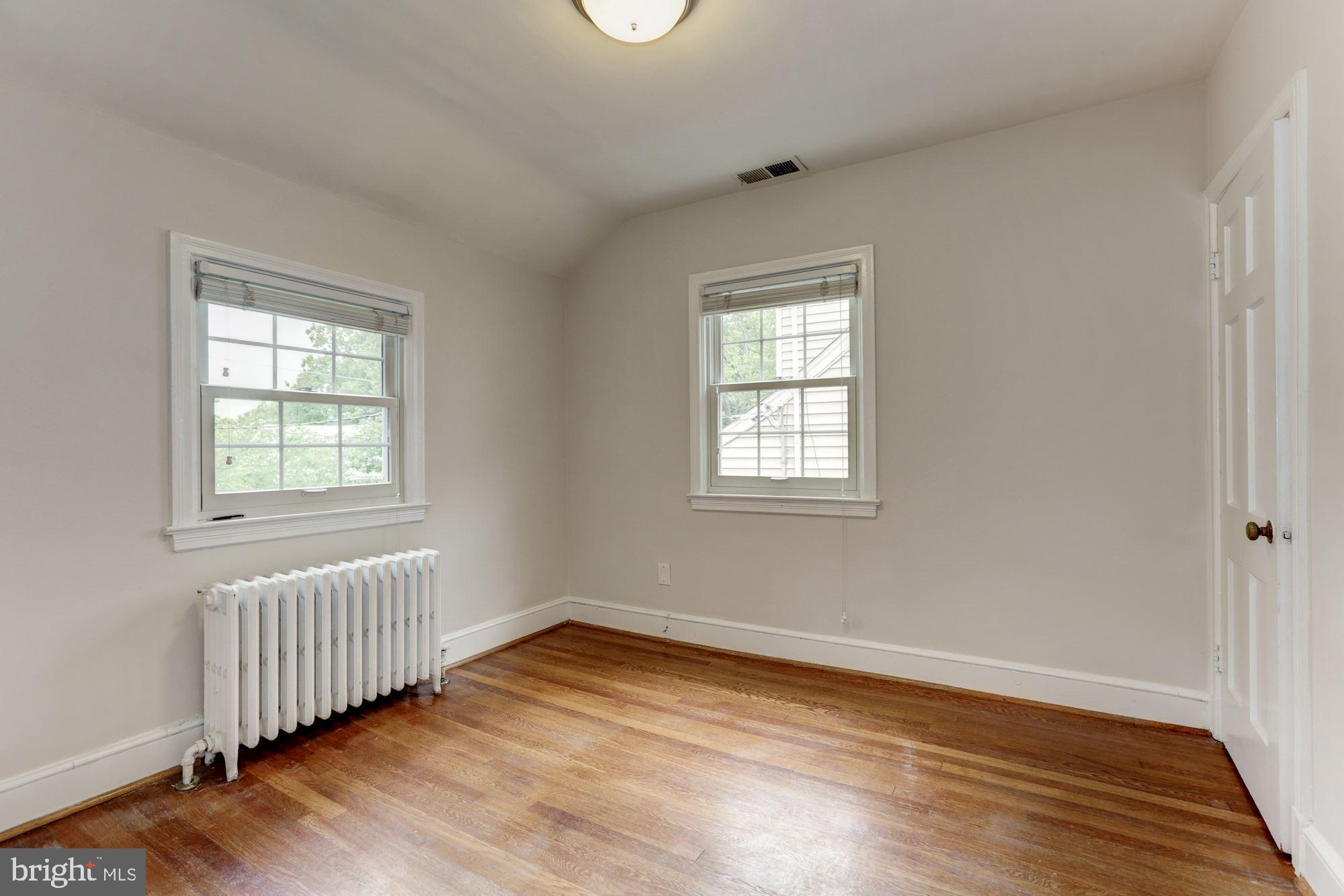 4933 47th Street Northwest Washington, DC 20016 - Photo 18 of 32