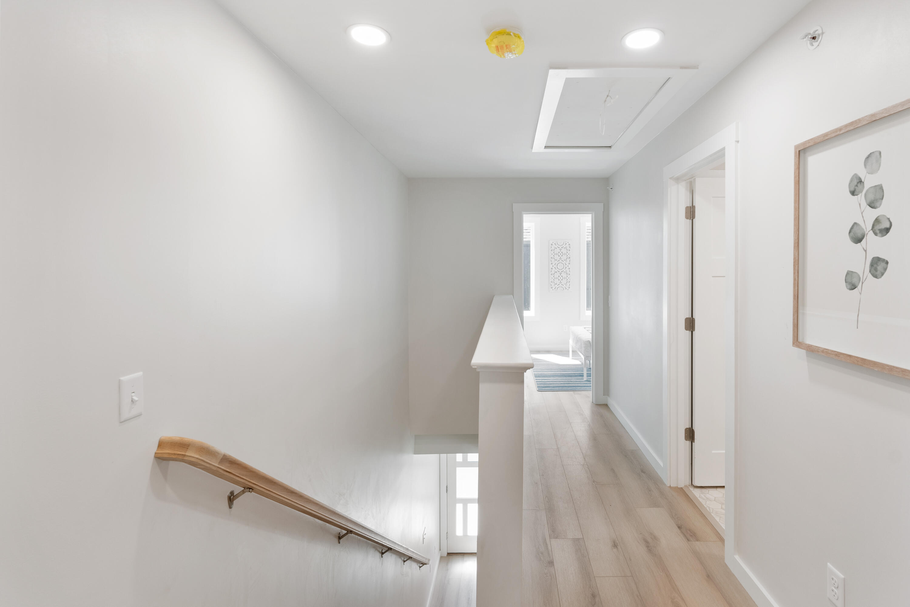 16 Cedar Bend, Unit 16 Boothbay, ME 04537 - Photo 22 of 36 Upstairs hallway