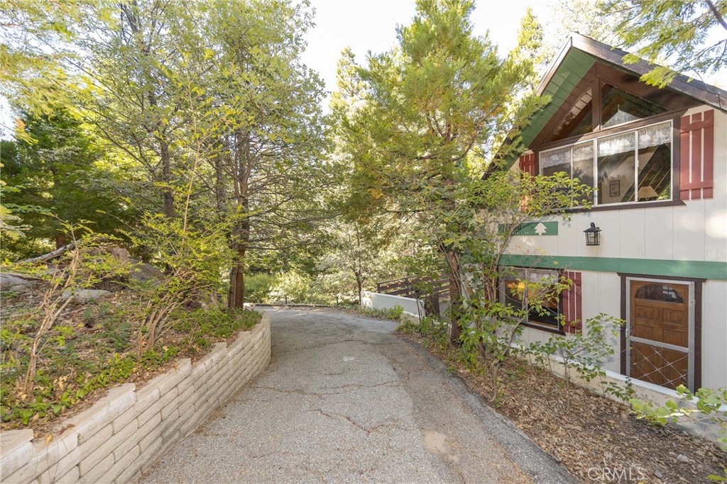 271 Fremont Road Lake Arrowhead, CA 92352 - Photo 34 of 36 Gallery Image 34