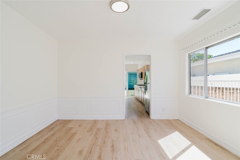 2007 West Kenneth Road Glendale, CA 91201 - Photo 7 of 38
