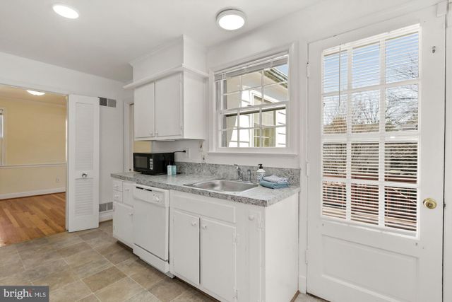 $1,152,500 | 6010 Corewood Lane, Bethesda, MD 20816