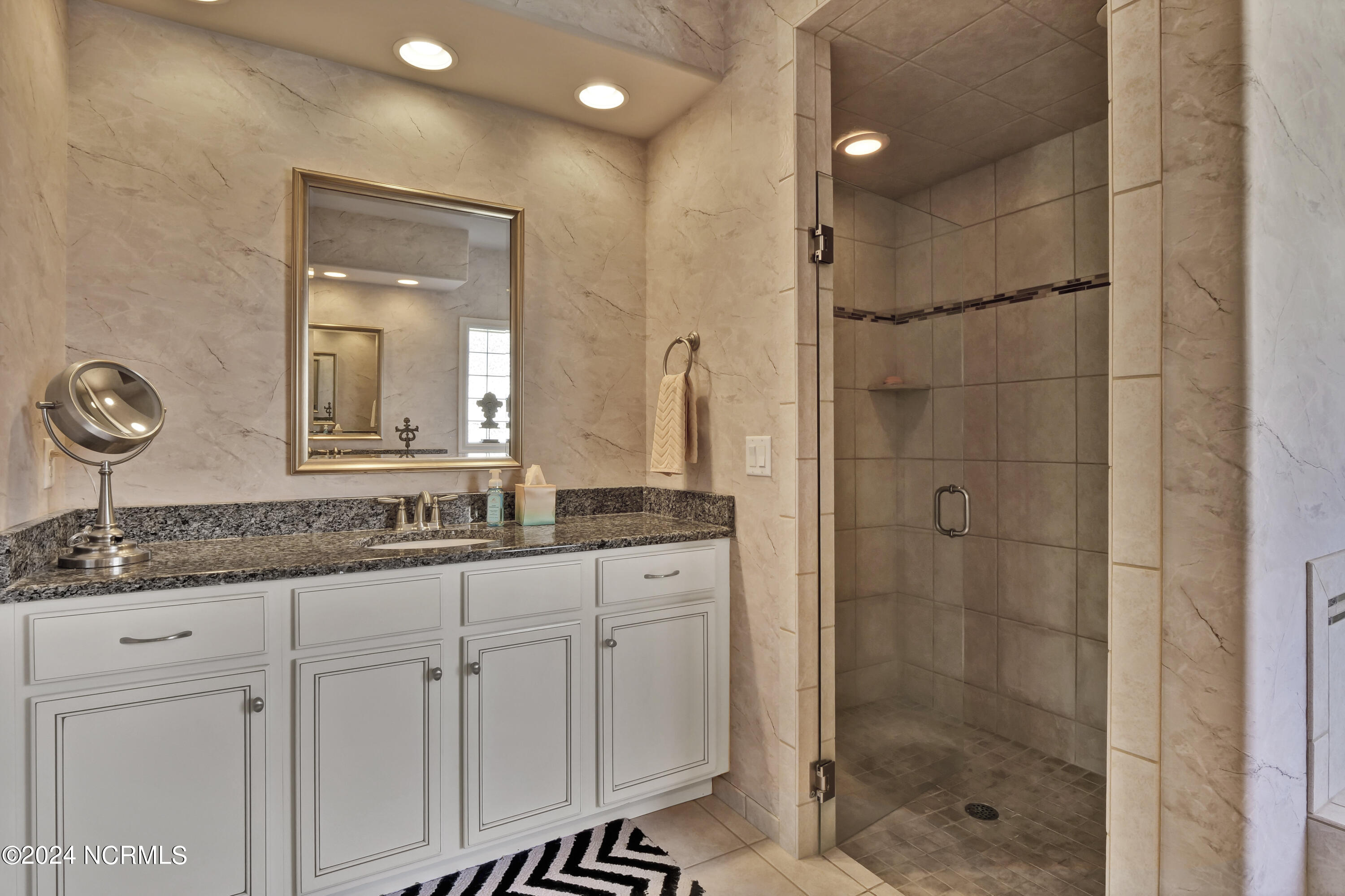 7113 Trailmark Road Wilmington, NC 28405 - Photo 23 of 40 TILE WALK-IN CLOSET!