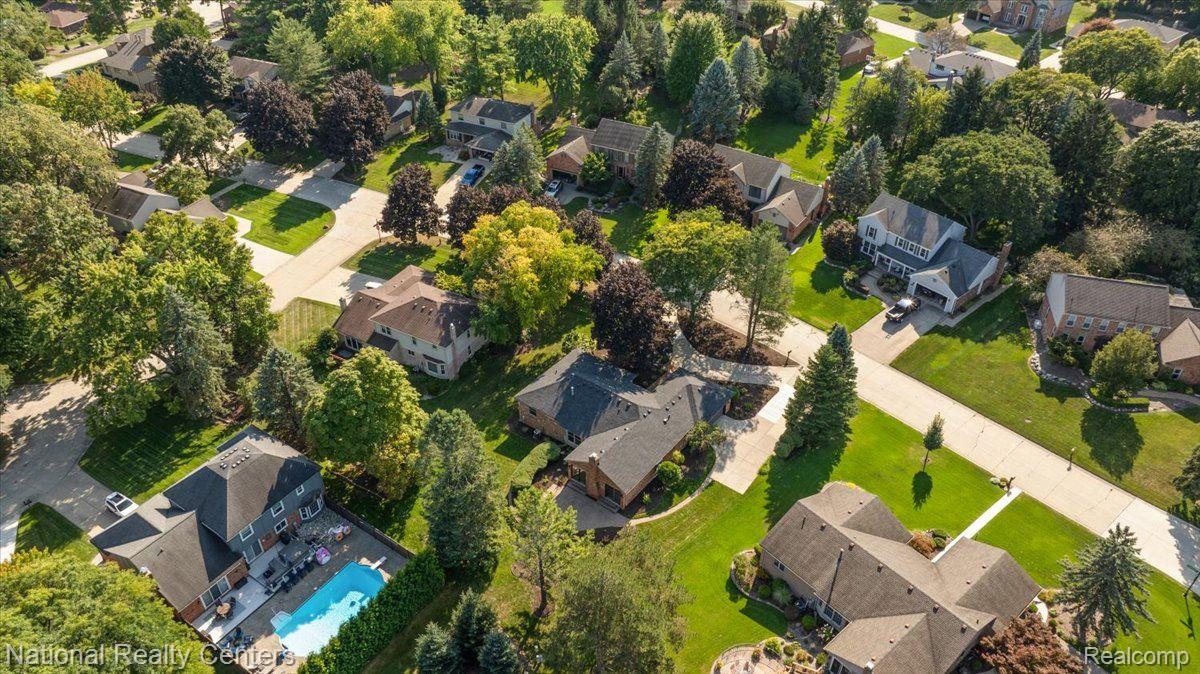 413 Cypress Road Rochester, MI 48309 - Photo 7 of 50 Gallery Image 7