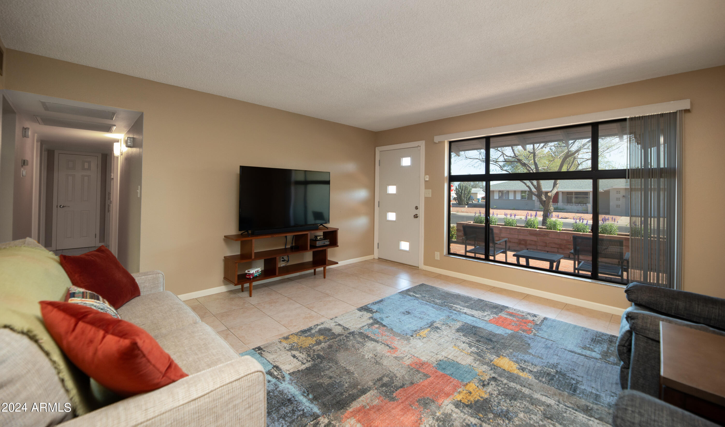 2502 West Bloomfield Road Phoenix, AZ 85029 - Photo 4 of 22 Living Room
