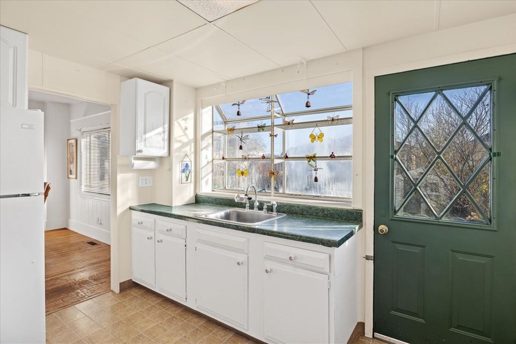 40 K Street Hull, MA 02045 - Photo 7 of 31 Gallery Image 7