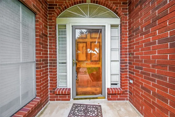 $2,800 | 914 West Peach Hollow Circle, Pearland, TX 77584