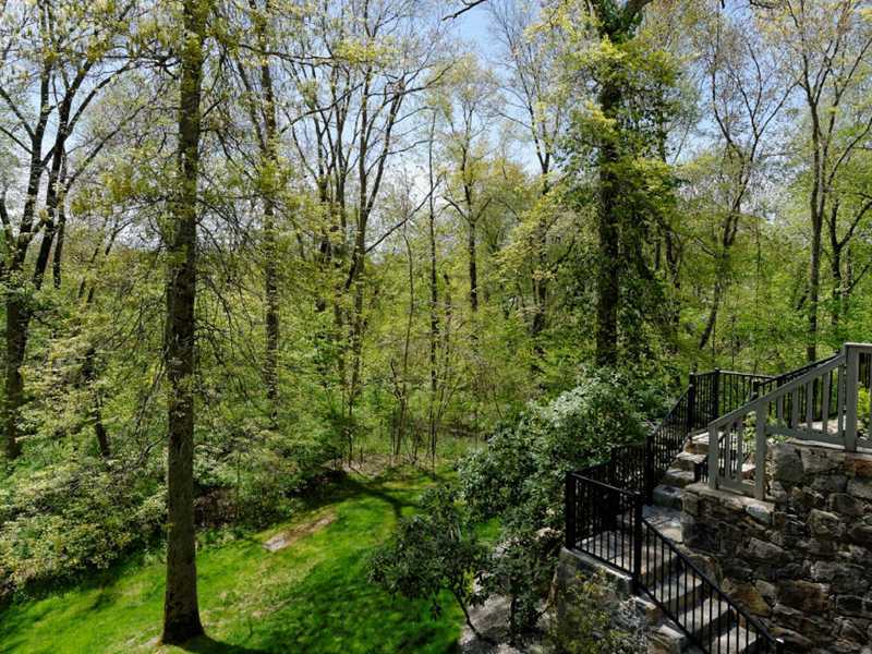 102 Long Close Road Stamford, CT 06902 - Photo 23 of 25 a view of a garden