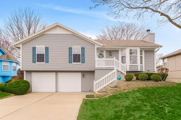 $320,000 | 1300 Northeast Magnolia Street, Lee's Summit, MO 64086