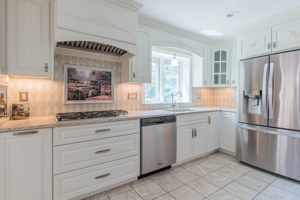 50 Autumn Road Wrentham, MA 02093 - Photo 7 of 40 Gallery Image 7