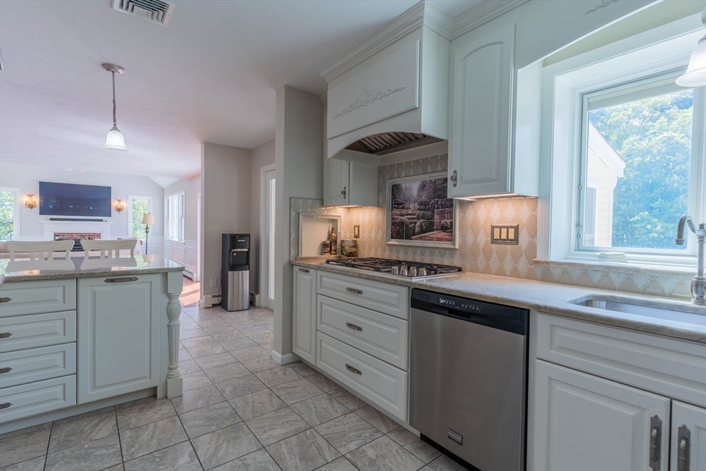 50 Autumn Road Wrentham, MA 02093 - Photo 9 of 40 Gallery Image 9