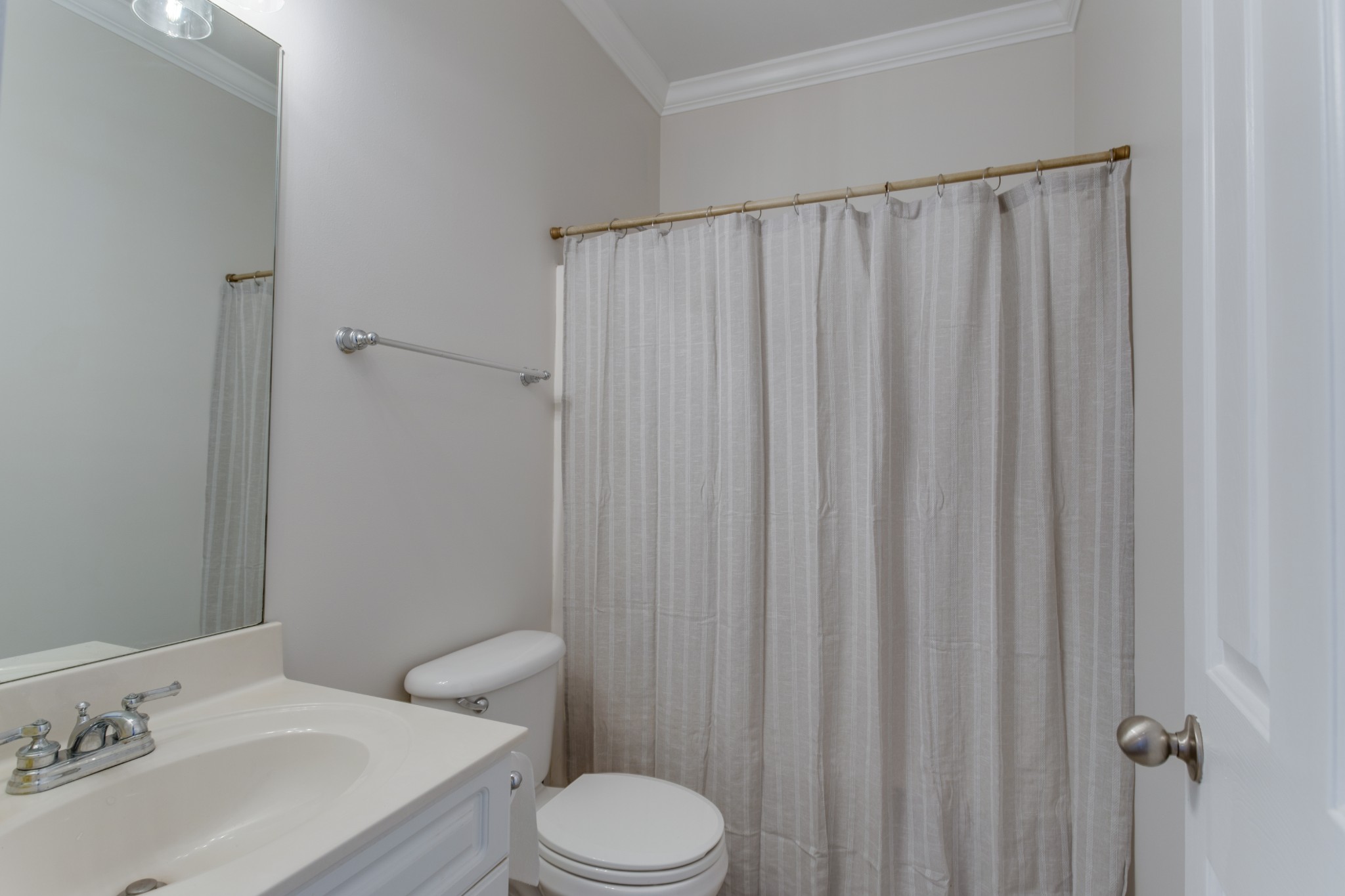 433 Bethany Circle Murfreesboro, TN 37128 - Photo 19 of 23 a bathroom with a sink and toilet