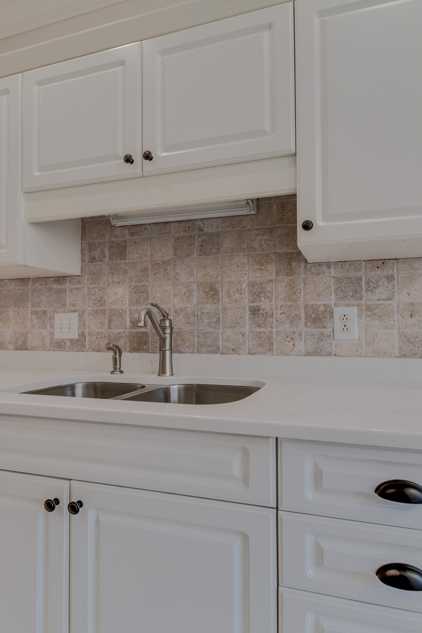 433 Bethany Circle Murfreesboro, TN 37128 - Photo 6 of 23 a kitchen with a sink and cabinets