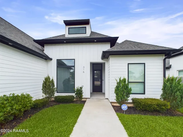 $2,700 | 316 Redfern Street, Lafayette, LA 70508