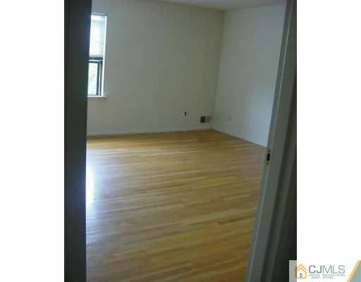 7102 Hana Road Edison, NJ 08817 - Photo 5 of 8