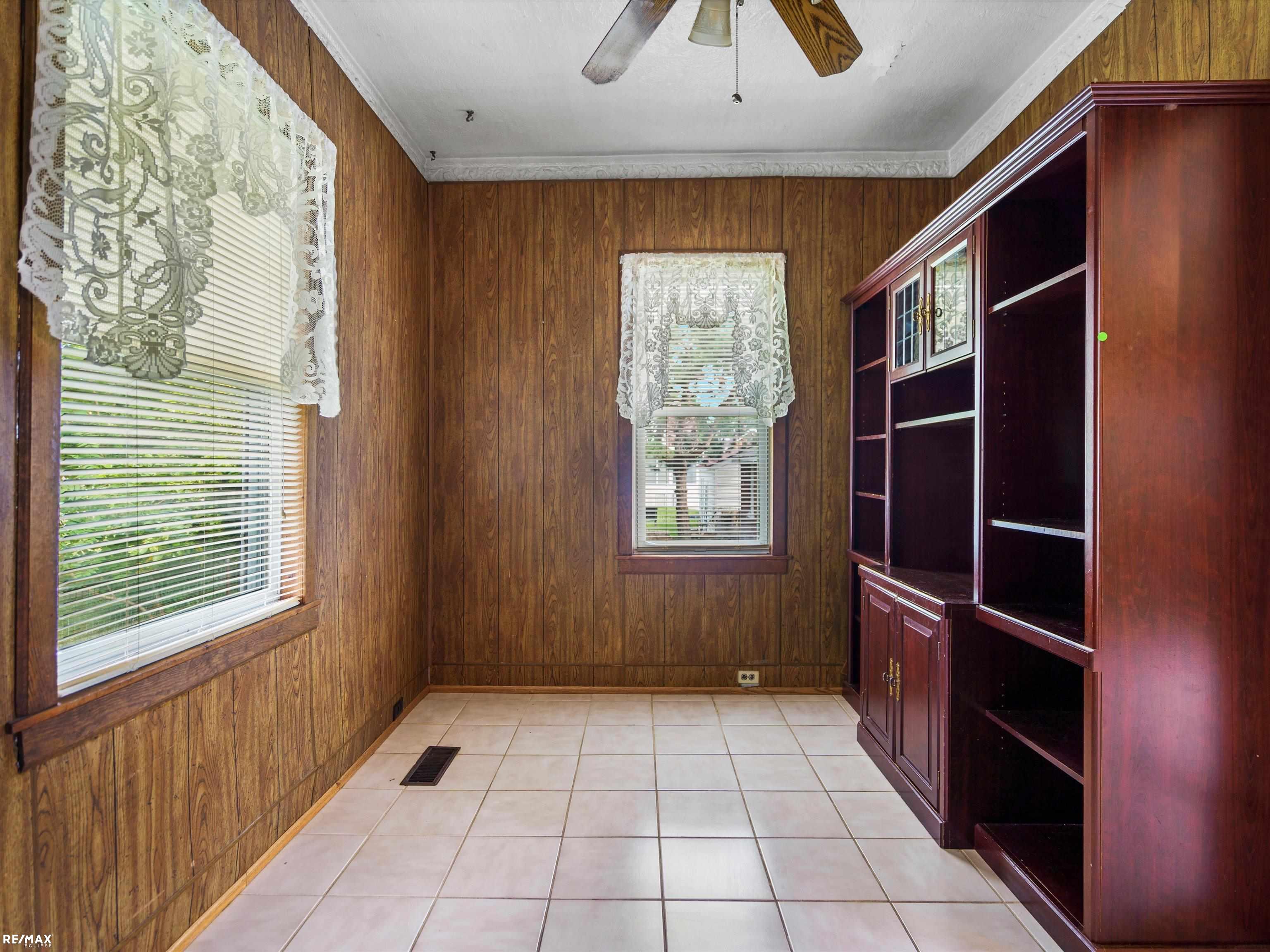 15611 Charles R Avenue Eastpointe, MI 48021 - Photo 23 of 47 50187488-ad0001c5-1e24-4d1f-8e3f-87095f54d18b.JPG
