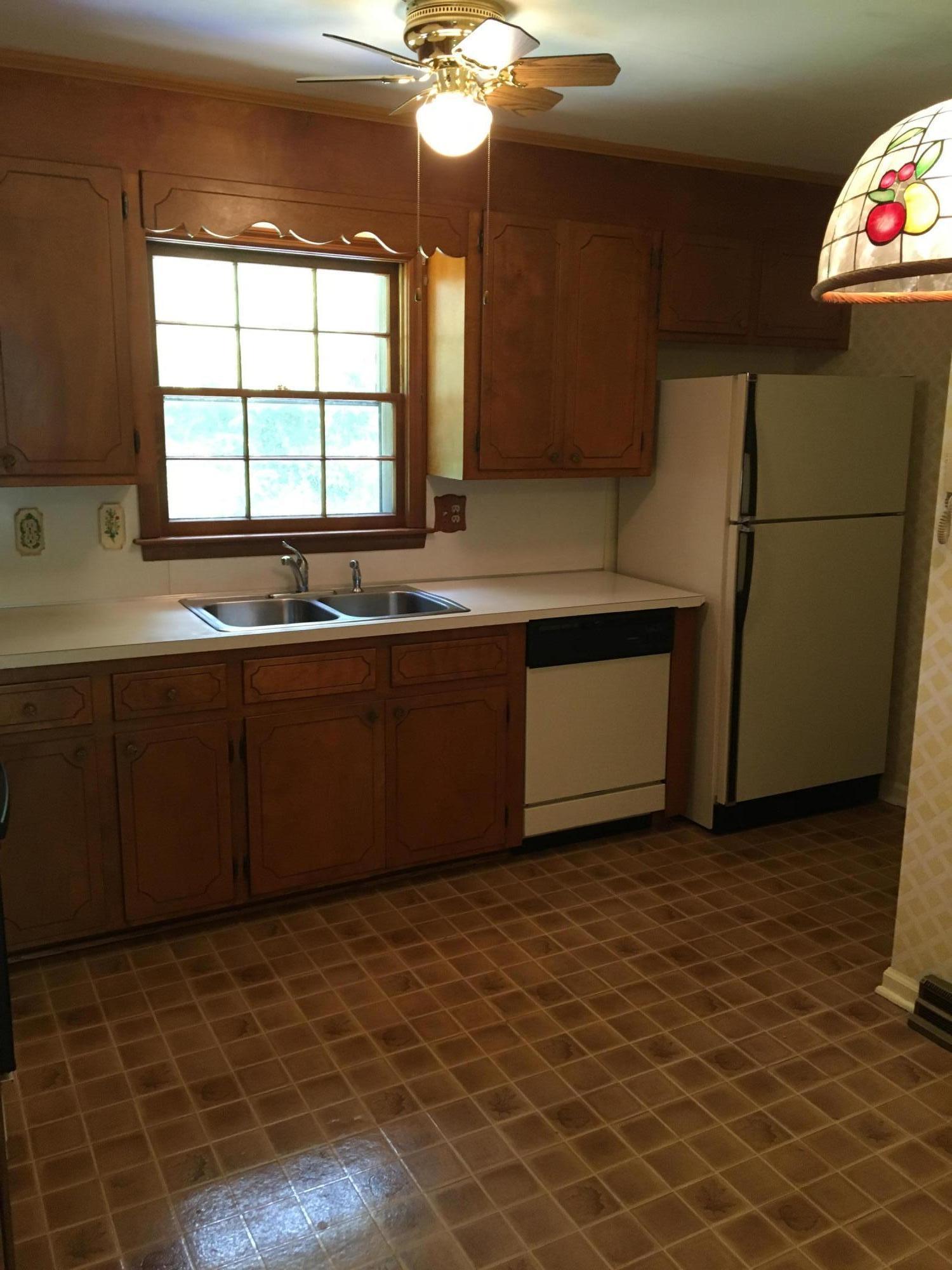 753 Tallwood Road Charleston, SC 29412 - Photo 2 of 12 Kitchen