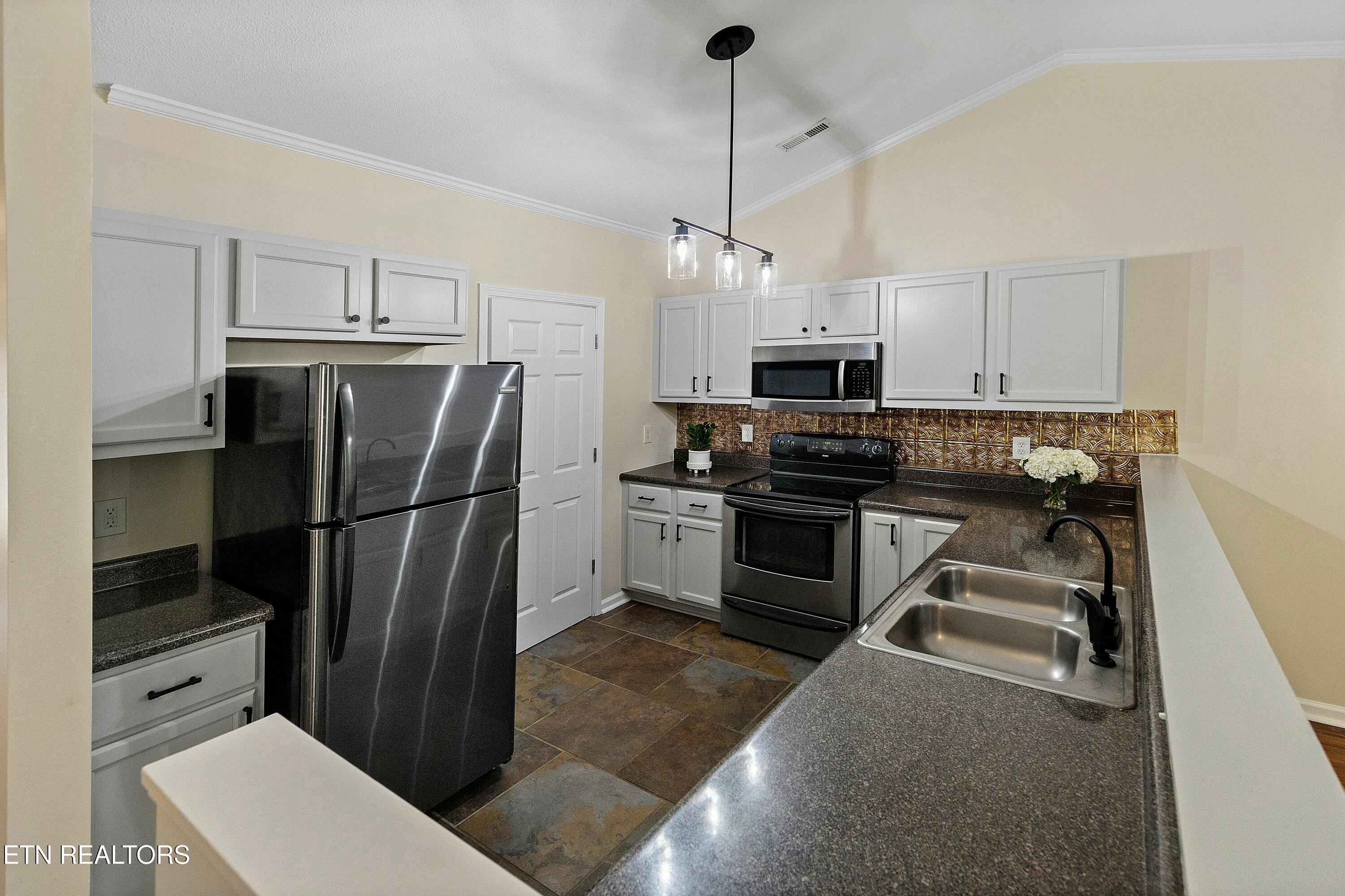 5136 Cates Bend Way Powell, TN 37849 - Photo 7 of 27 tempImage5VOlJL