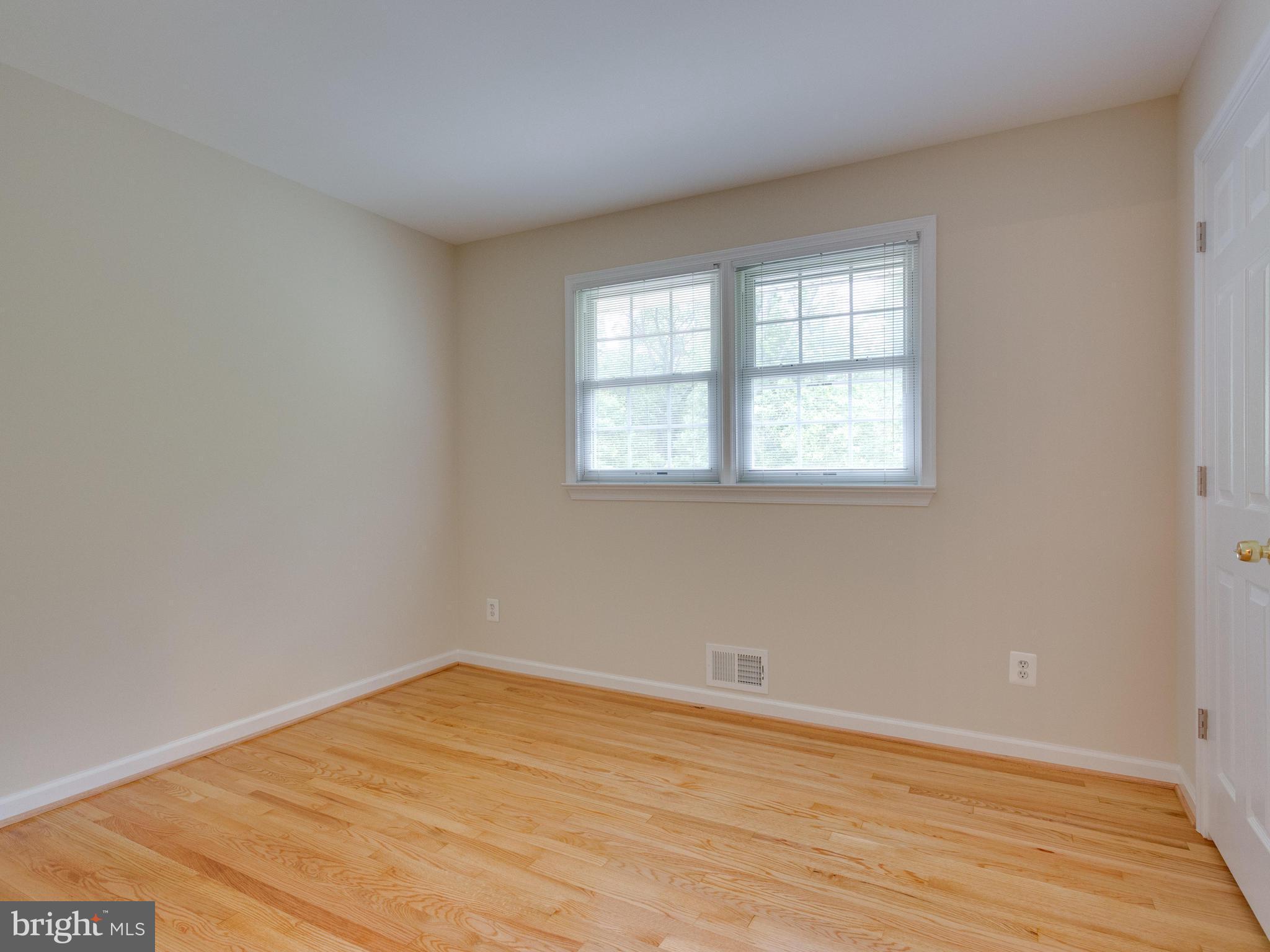 5220 Inverchapel Road Springfield, VA 22151 - Photo 13 of 30 3rd Bedroom