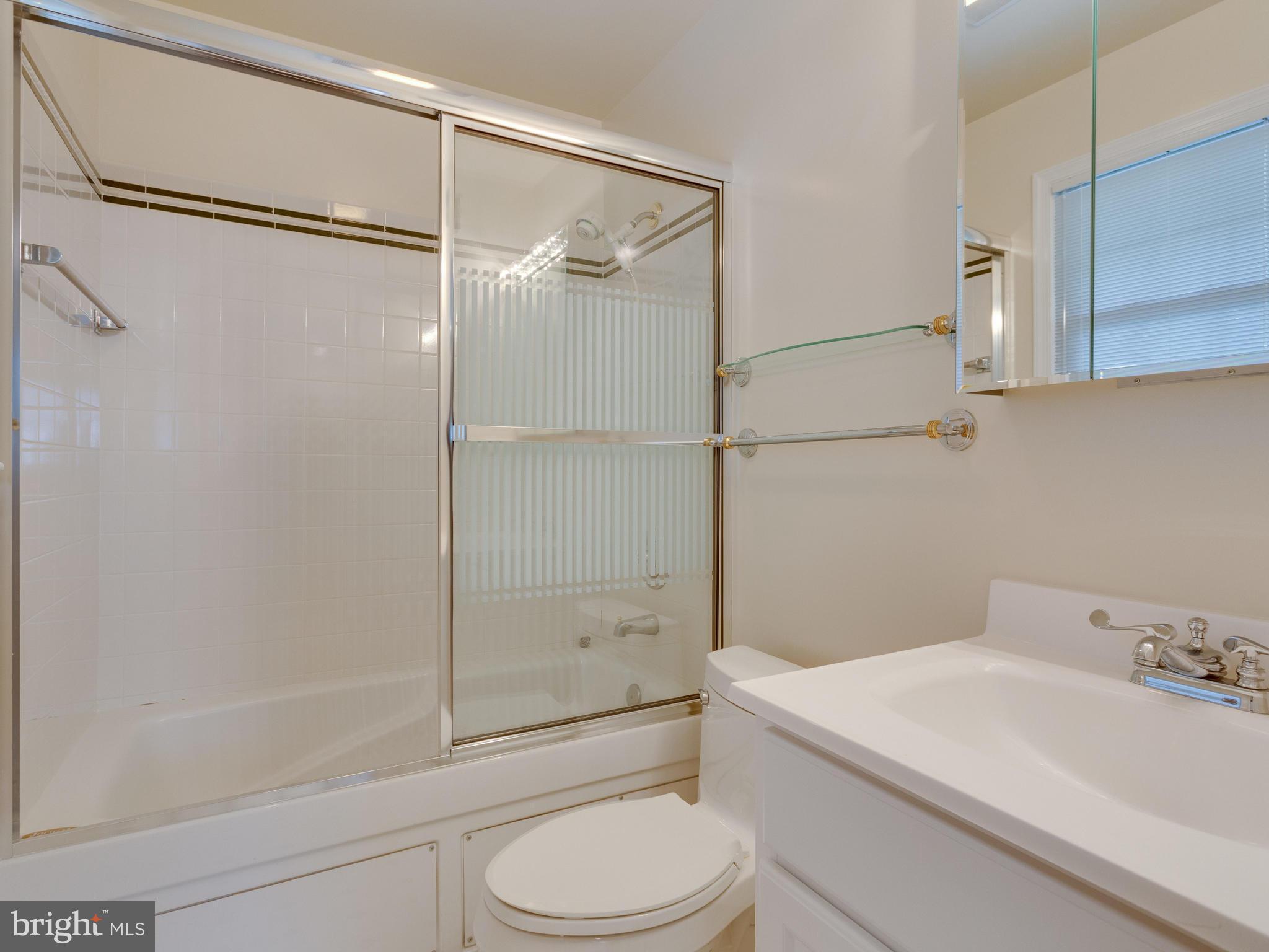 5220 Inverchapel Road Springfield, VA 22151 - Photo 15 of 30 Bath