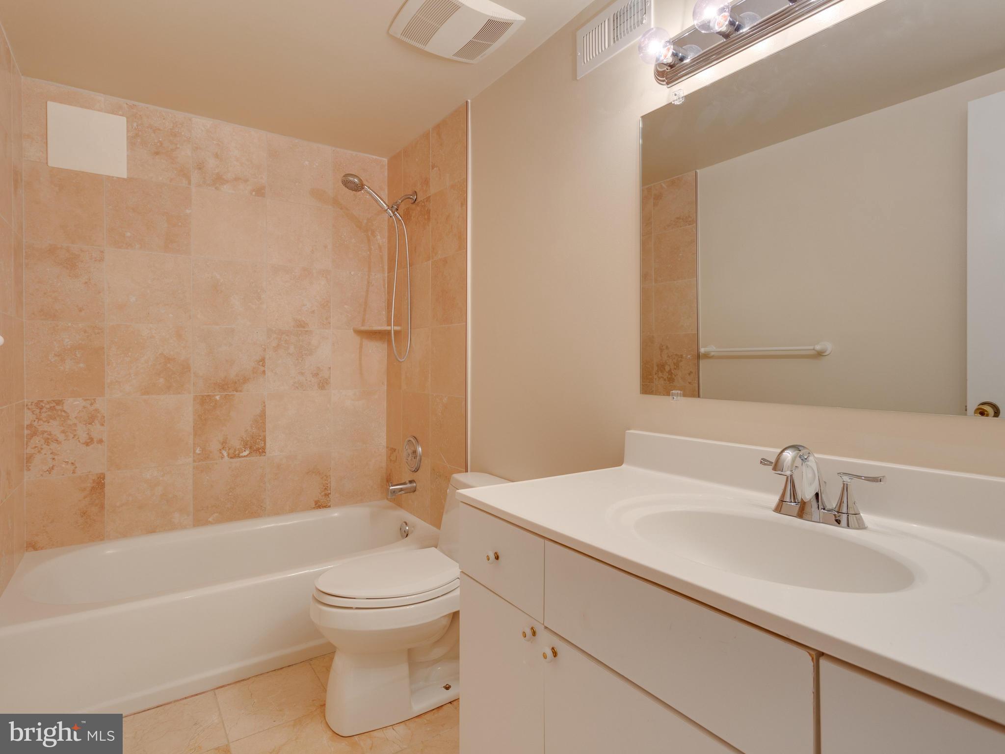 5220 Inverchapel Road Springfield, VA 22151 - Photo 22 of 30 Bath