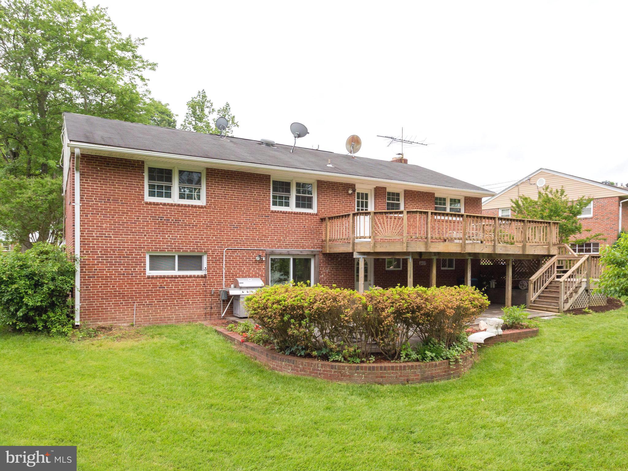 5220 Inverchapel Road Springfield, VA 22151 - Photo 30 of 30 Exterior (Rear)