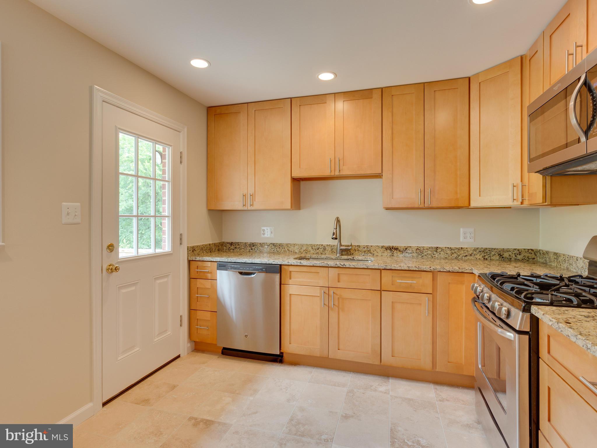 5220 Inverchapel Road Springfield, VA 22151 - Photo 7 of 30 Kitchen