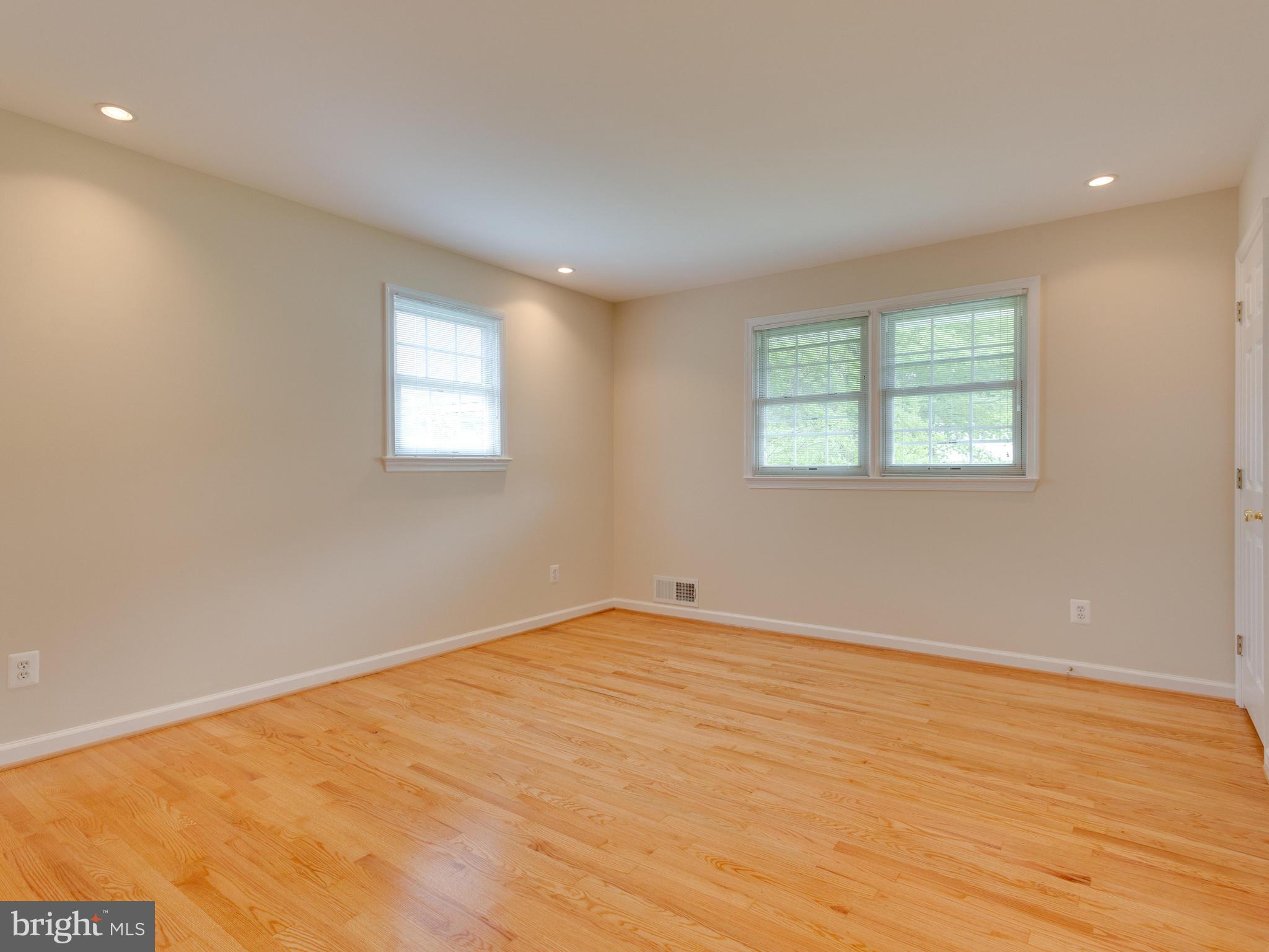 5220 Inverchapel Road Springfield, VA 22151 - Photo 10 of 30 Master Bedroom
