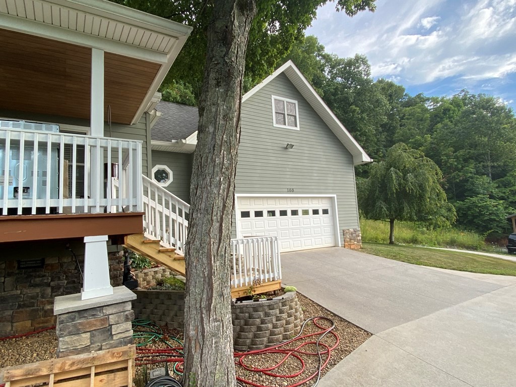 168 Clear Creek Road Kodak, TN 37764 - Photo 2 of 62