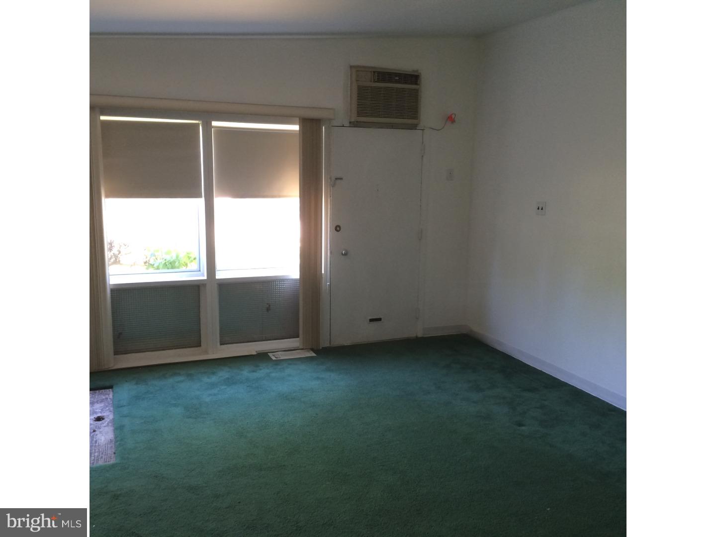 9323 Trout Road Philadelphia, PA 19115 - Photo 4 of 14 Living Room