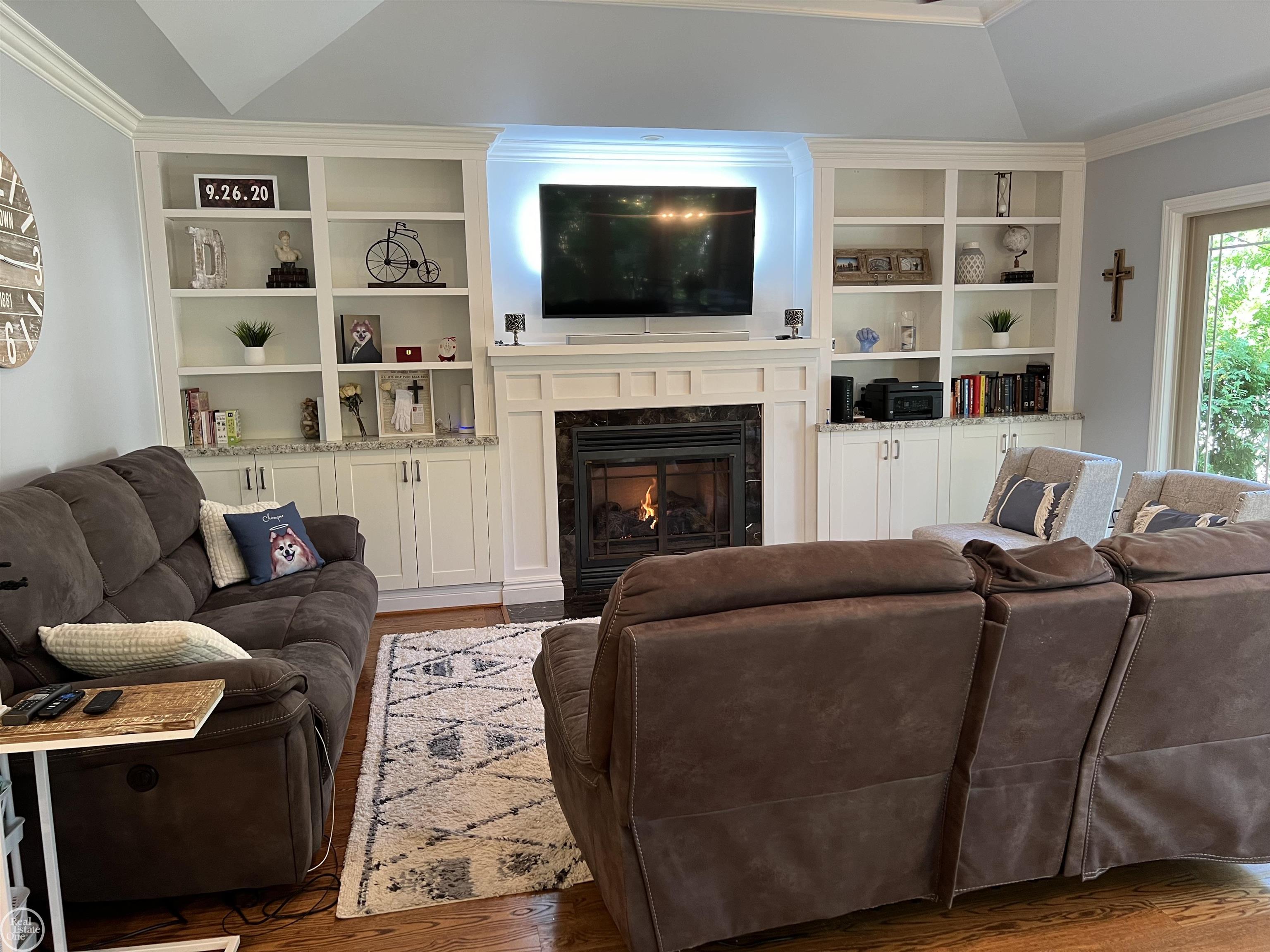 1870 Prestwick Road Grosse Pointe, MI 48236 - Photo 32 of 66 50155436-792e6621-5635-426d-8631-365259f182b0.JPG
