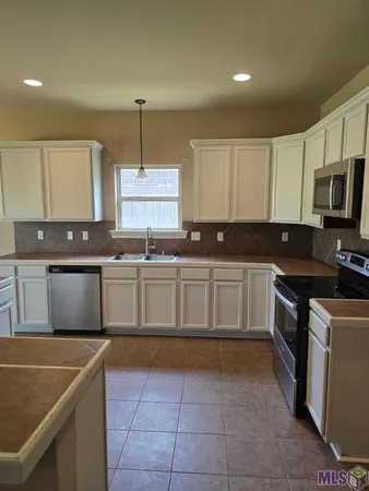 $299,900 | 14050 Serenity Cove Drive, Gonzales, LA 70737
