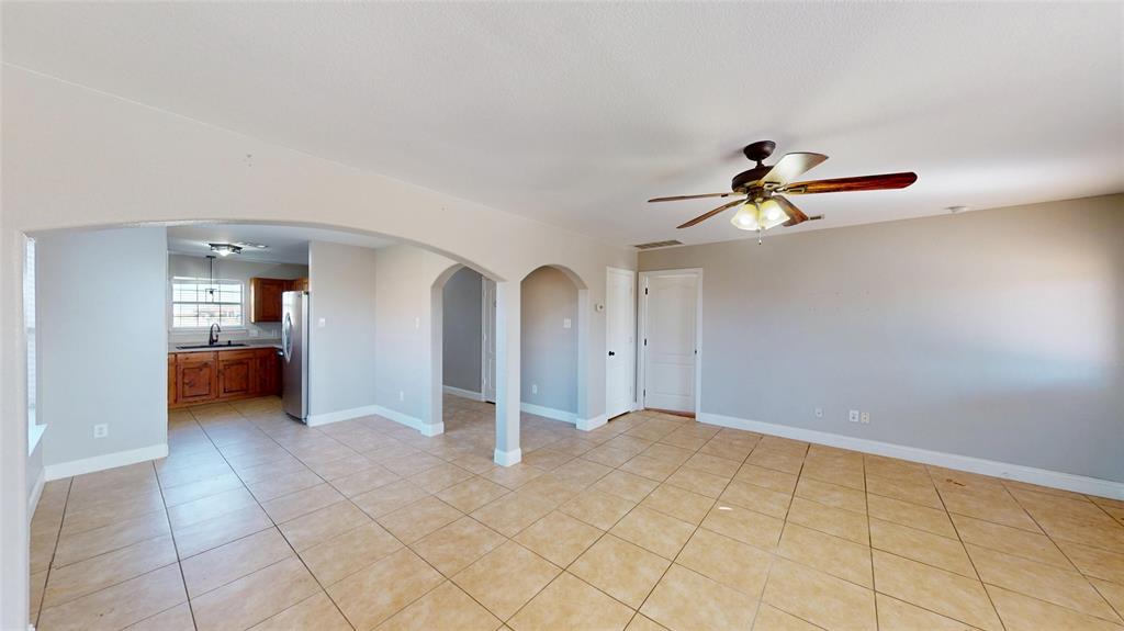 121 Sunset Lane Whitewright, TX 75491 - Photo 7 of 36