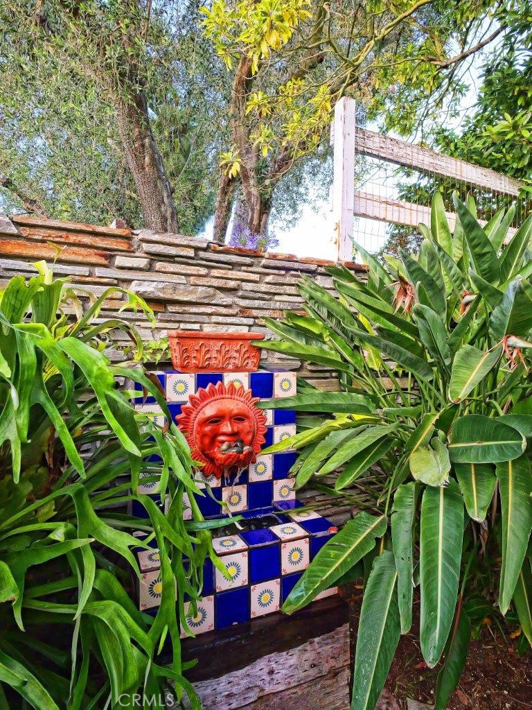 14 Georgeff Road Rolling Hills, CA 90274 - Photo 45 of 71 Water Fountain in Side Patio
