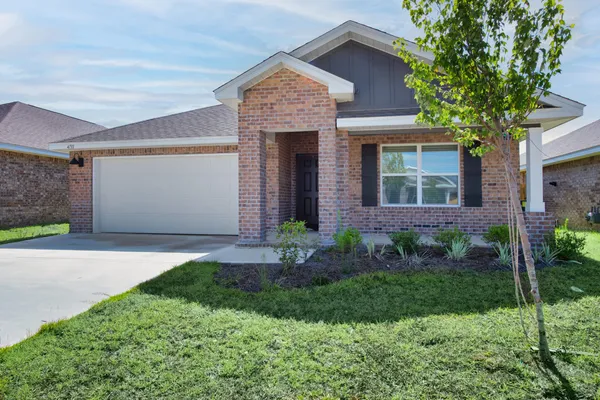 $365,000 | 4733 Airmen Drive, Crestview, FL 32539