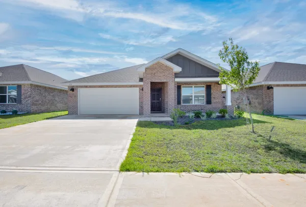 $365,000 | 4733 Airmen Drive, Crestview, FL 32539