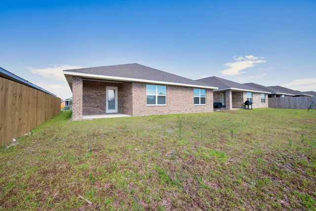 a front view of house with yard