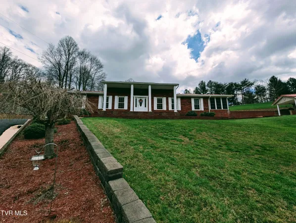$375,000 | 218 7th Street Northeast, Norton, VA 24273