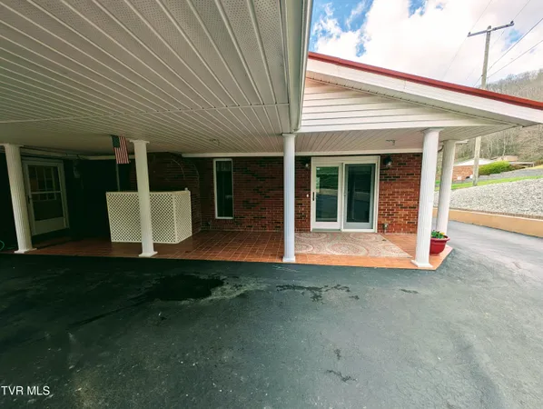 $350,000 | 218 7th Street Northeast, Norton, VA 24273