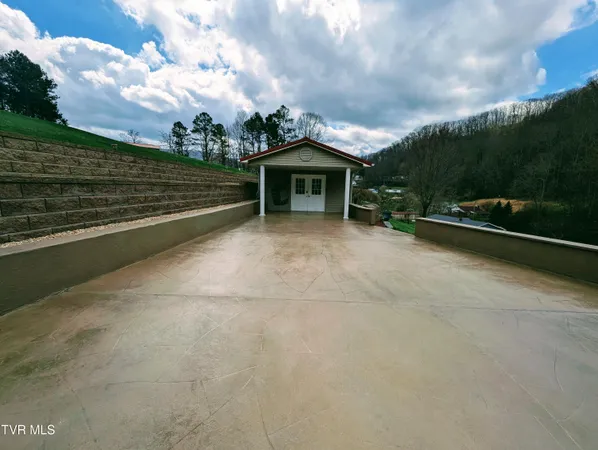 $350,000 | 218 7th Street Northeast, Norton, VA 24273