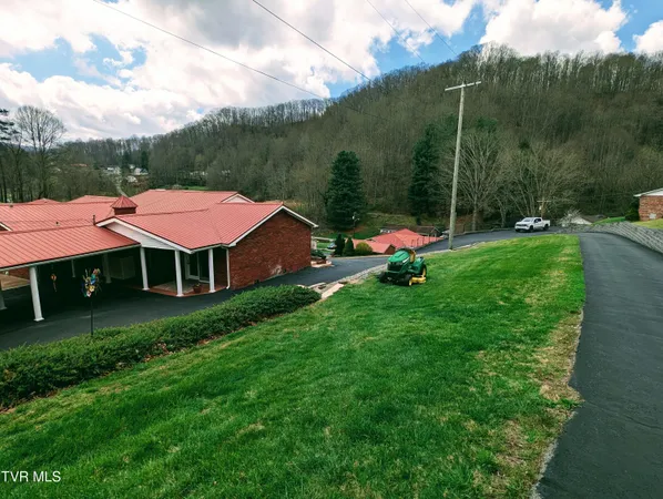 $350,000 | 218 7th Street Northeast, Norton, VA 24273