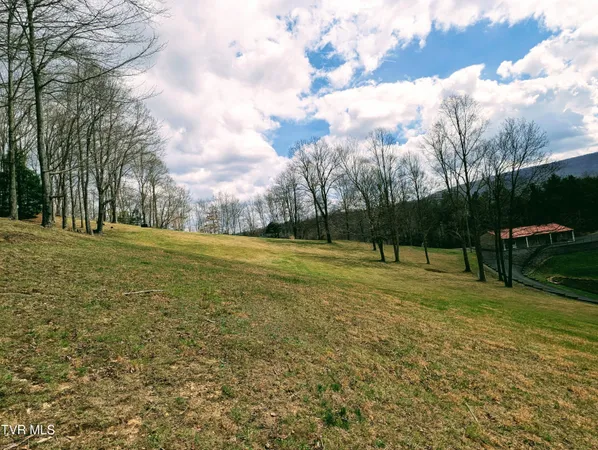 $350,000 | 218 7th Street Northeast, Norton, VA 24273
